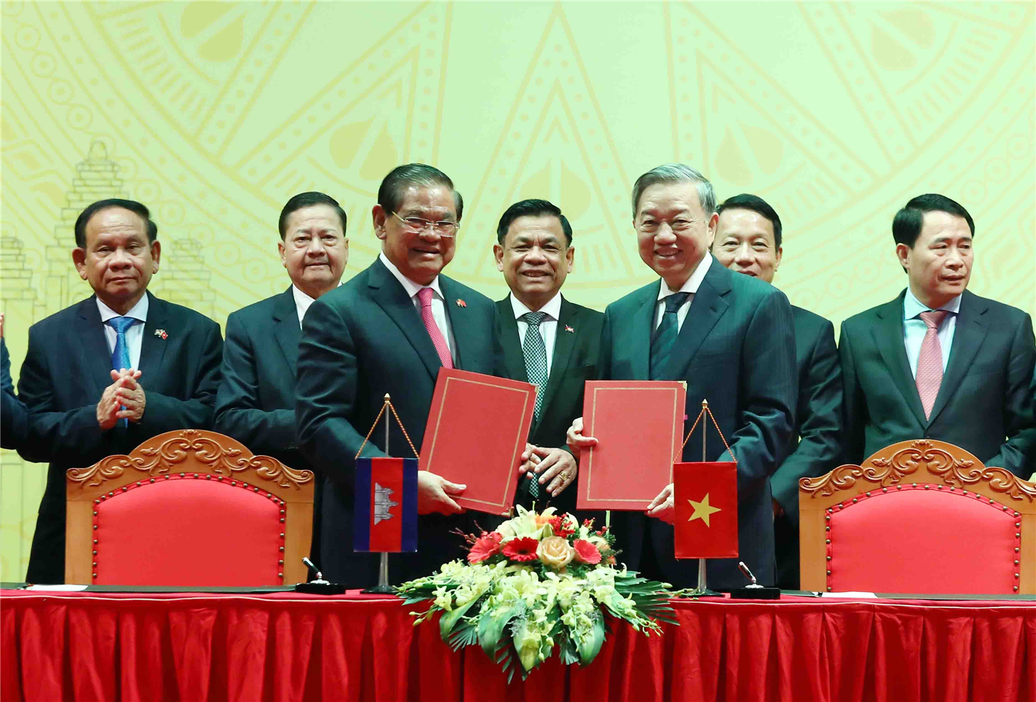 Bộ Công an Việt Nam và Bộ Nội vụ Campuchia ký Kế hoạch hợp tác năm 2023